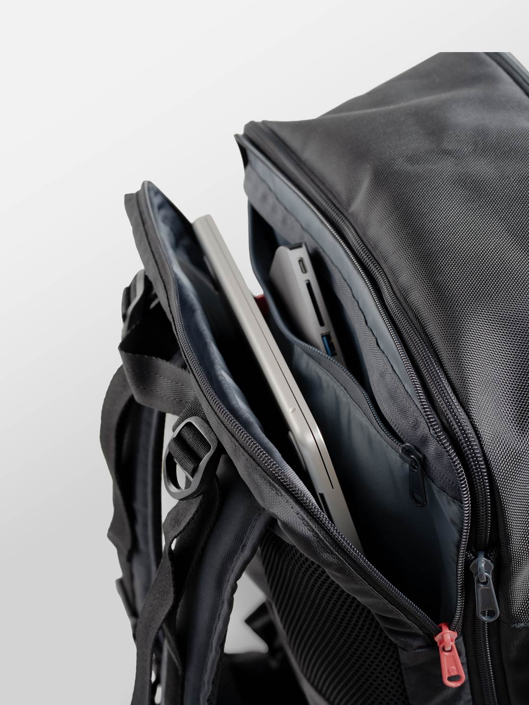 Compartimiento Porta-pc morral expandible de viaje Mont 35L