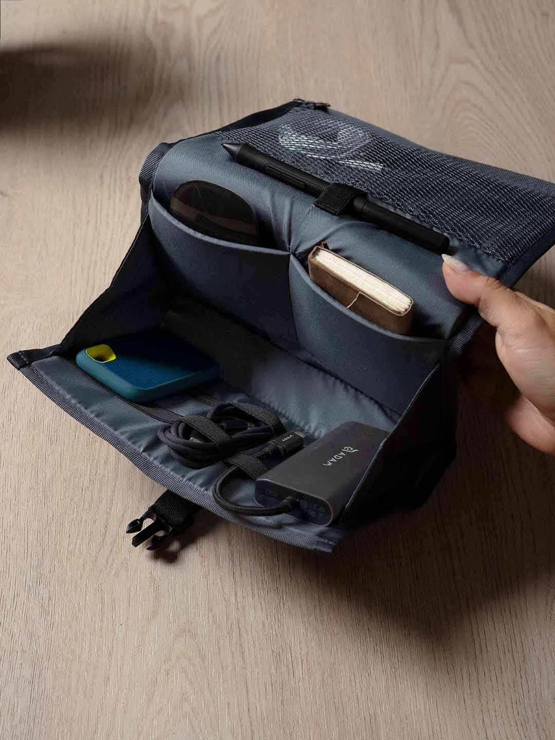 Divisiones interiores Organizador de Cables y Gadgets