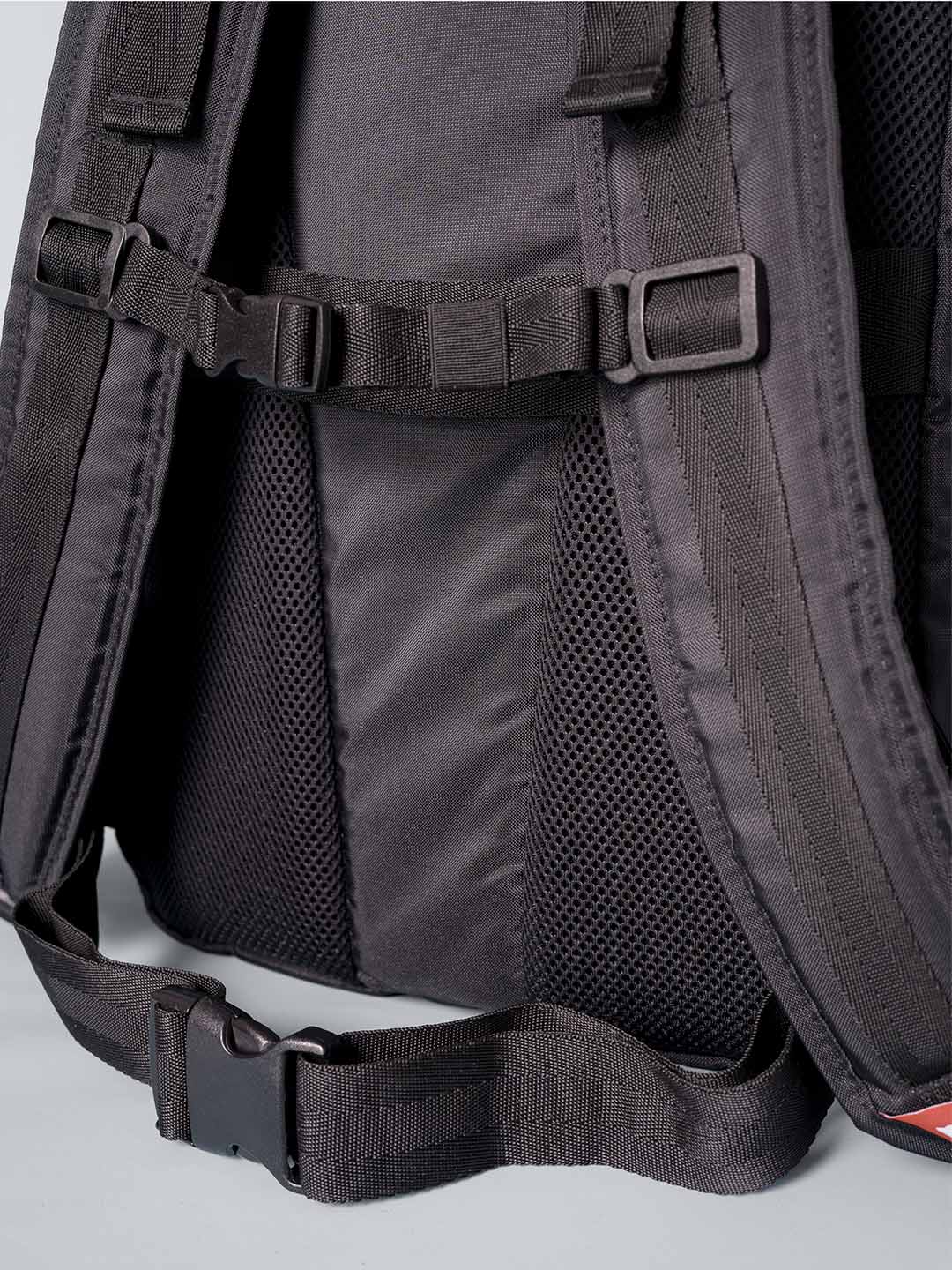 Soporte espaldar morral Mont 30L